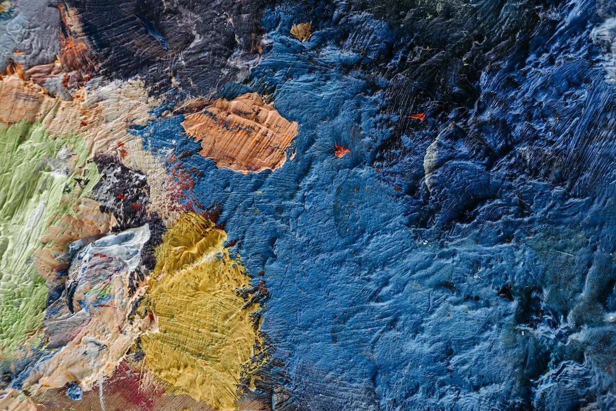 풍부한 브러시 스트로크와 생생한 컬러의 추상 페인트 텍스처 클로즈업