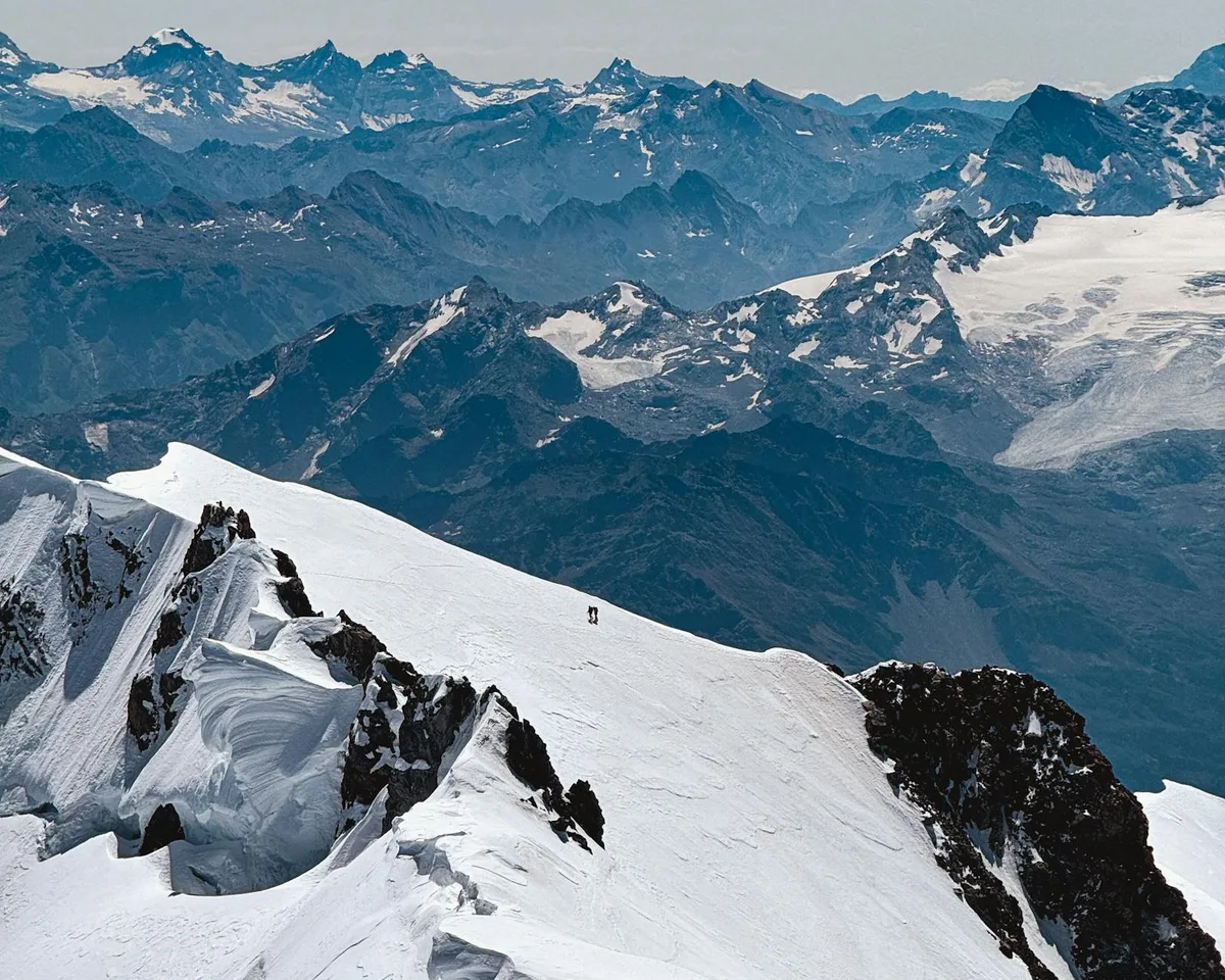 Atemberaubende Schneegipfel und Alpenpanorama in Chamonix, Frankreich