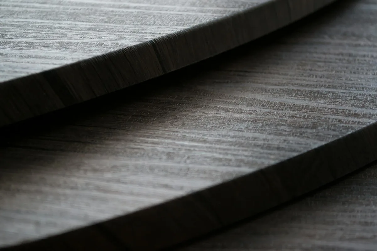 Gros plan marches en bois, grain et texture naturels