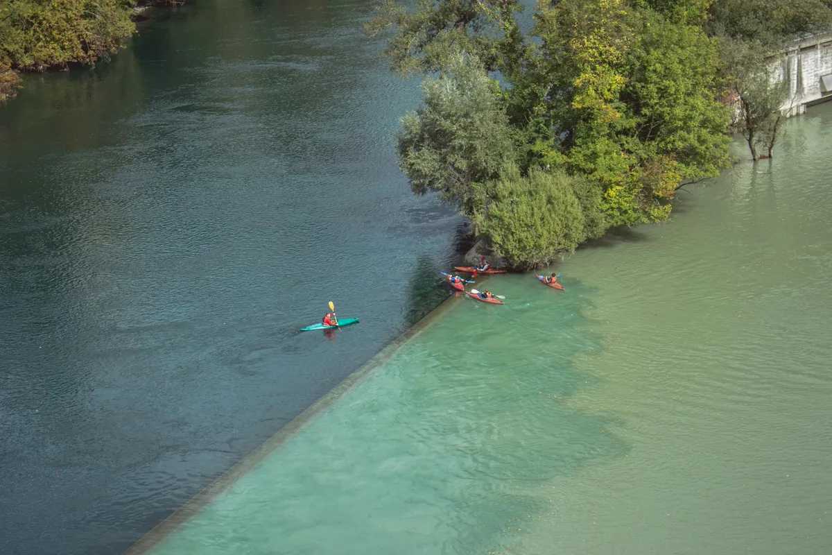 Аэрофотосъемка байдарочников у слияния рек