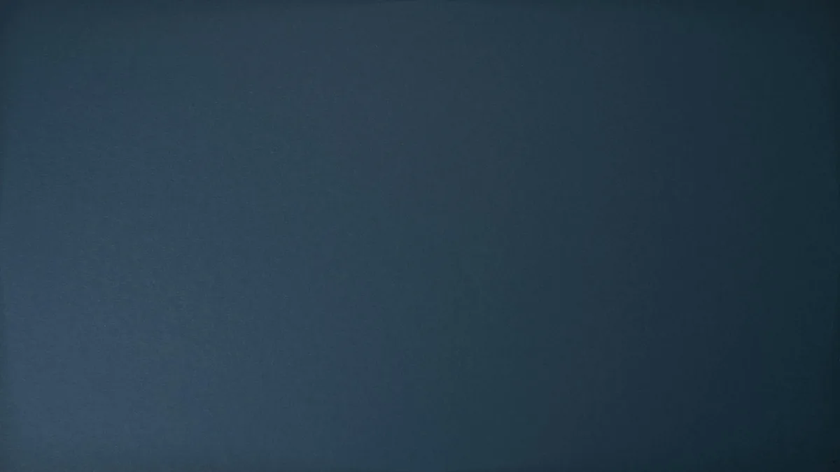 Sfondo blu scuro strutturato per design e wallpaper